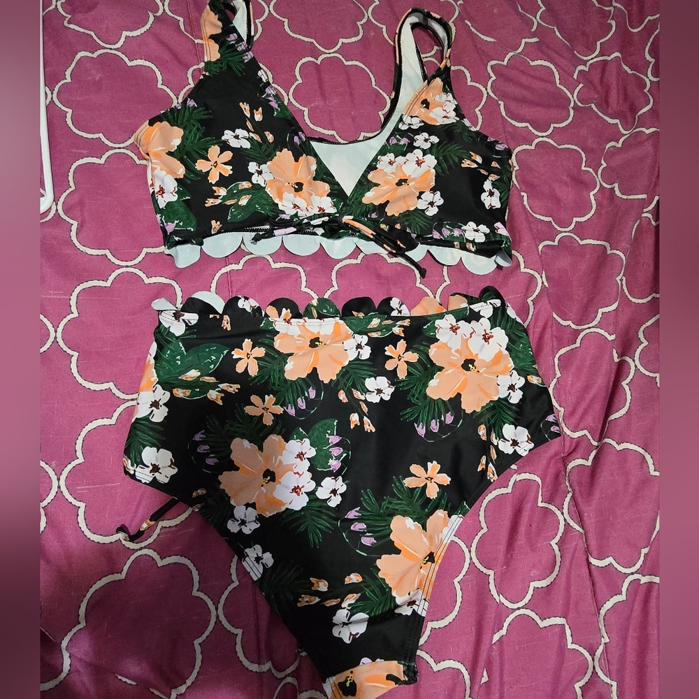 0XL SHEIN Geeen, Peach Black and White Floral Bikini NWOT
